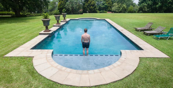 Kolam Renang Bergaya Romawi